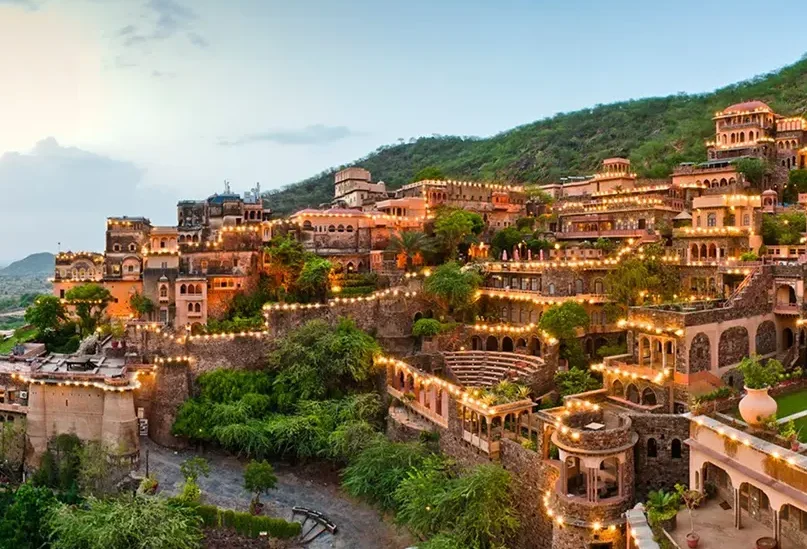Shahpura Haveli, Neemrana Fort, Farewell Dinner, overnight in Delhi